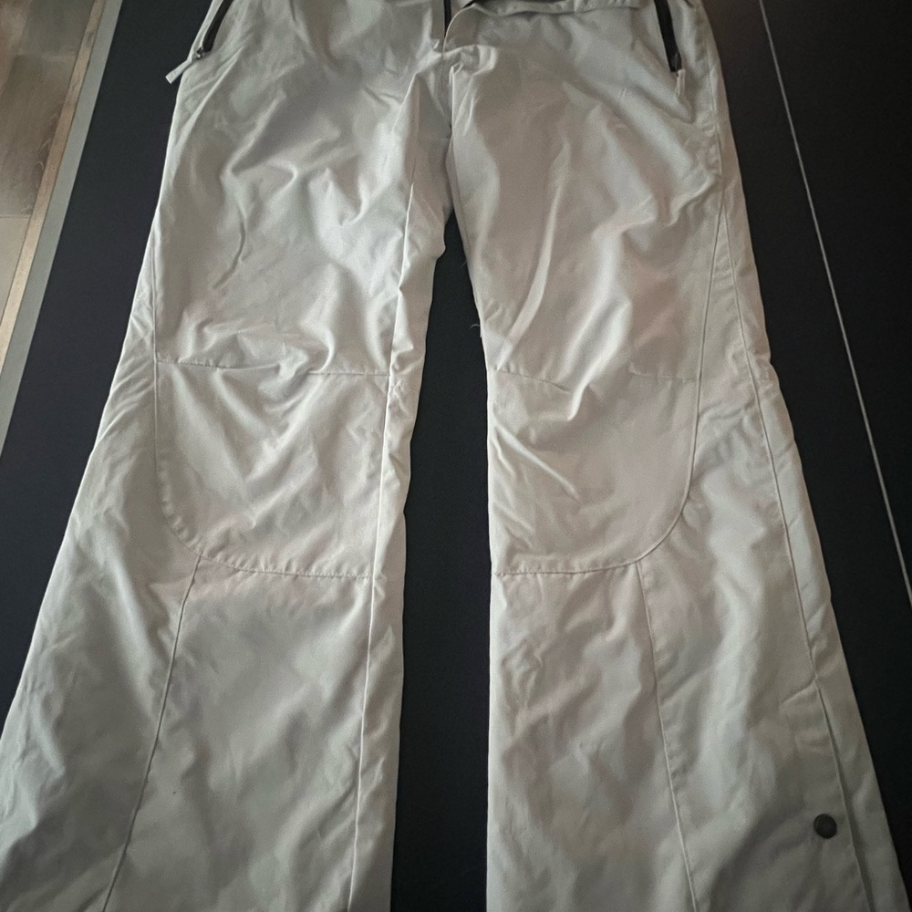Womens White waterproof Ski Pants. Like new. Worn once.Brand-Wantdo.Size Large. - Picture 7 of 13